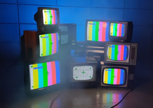 TV VINTAGE TUBO CATODICO COMPOSIZIONE