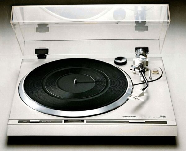 GIRADISCHI PIONEER PL-300 TURNTABLE VINTAGE